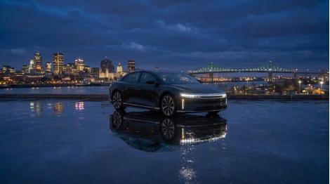Berline exécutive E-Limousine à Montréal